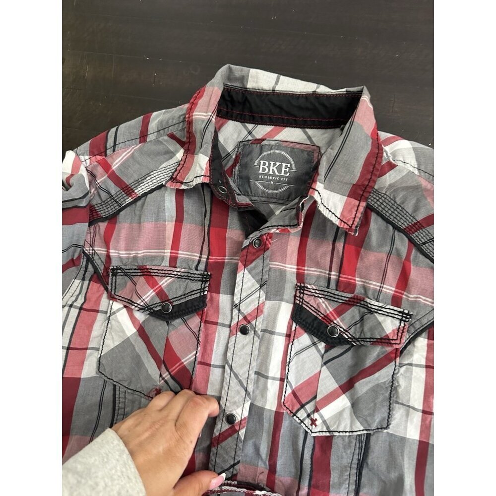 Buckle BKE Pearl Snap Shirt Mens Medium Red Plaid Slim Fit Western Cowboy Casual - Picture 3 of 4